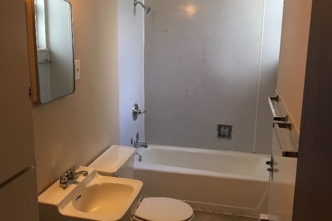 Bath - 1213 N Church St Unit *