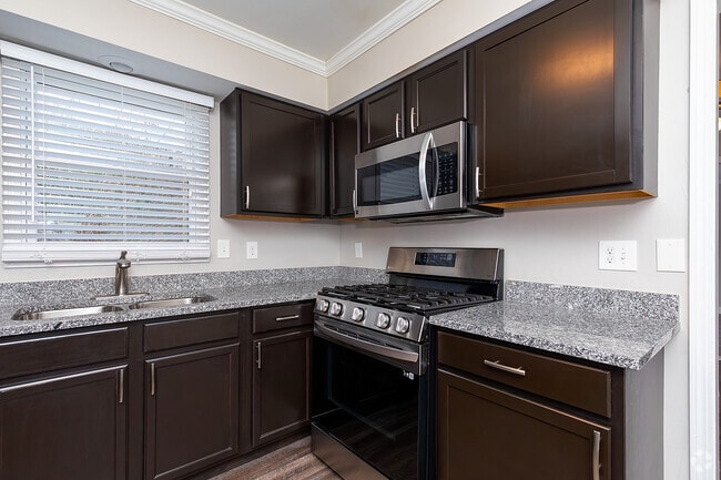Three Bedroom Apartment - Berkshire Commons Rental