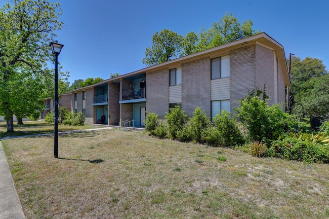 Photo - Walkable Downtown Lexington Condo | First-Floor 2BR in Shadow Moss