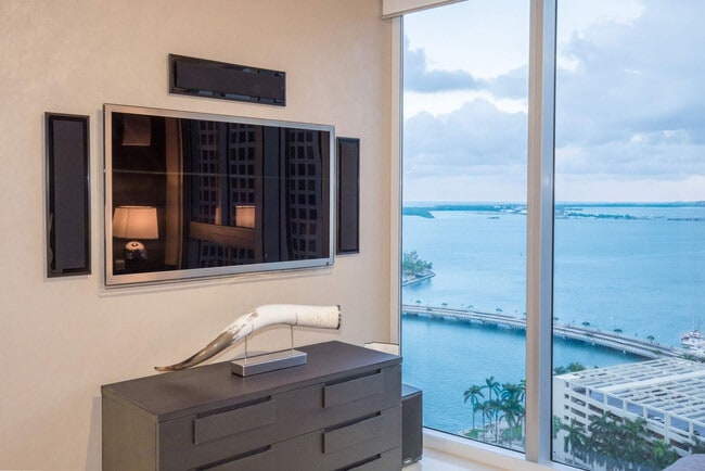 Photo - 485 Brickell Ave Unit SI ID1240496P