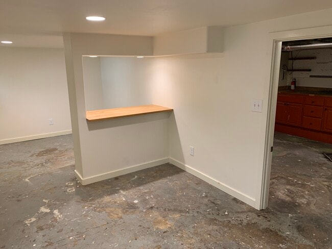 Building Photo - 5726 North Montana Avenue