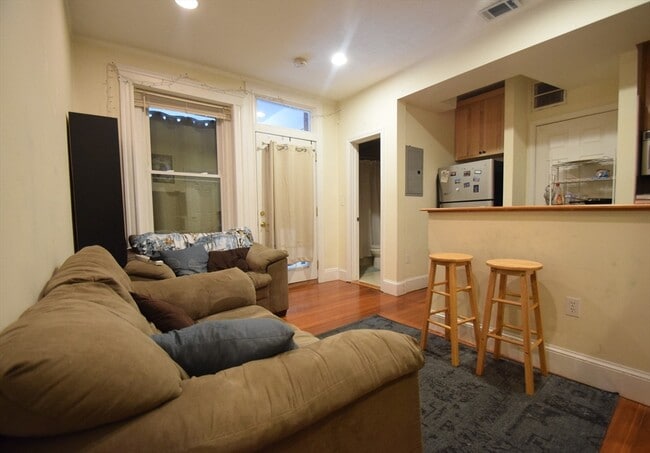 Photo - 191 Winthrop Rd Unit 4