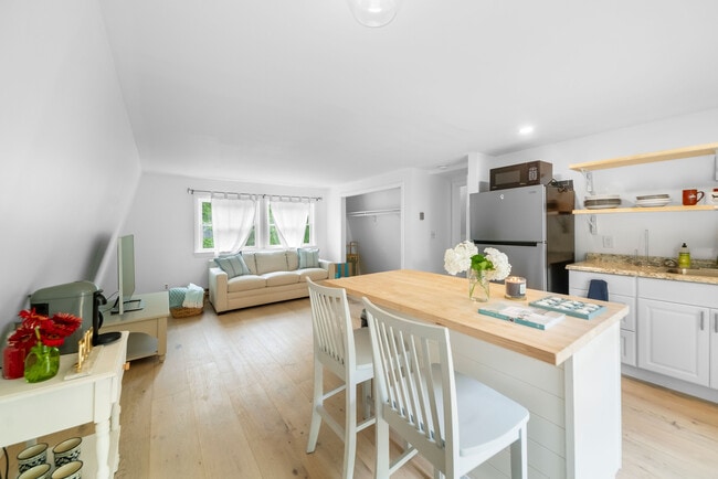 Photo - 93 Twin Hill Rd Unit 2