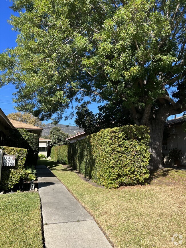 Building Photo - 1133 N Verdugo Rd Unit 1133 Rental