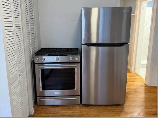 Photo - 2221 N Hoyne Ave Unit 2