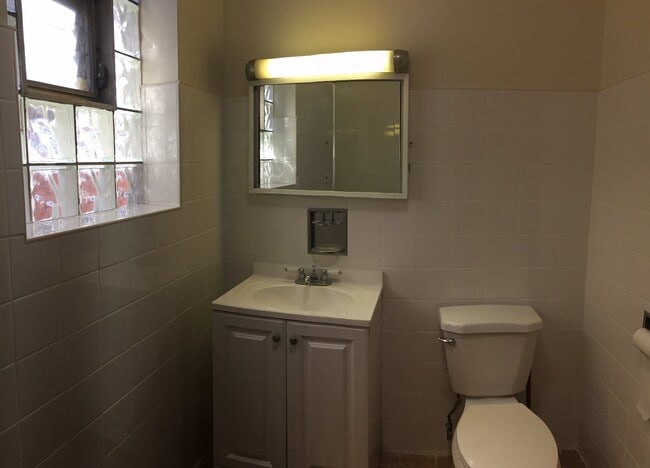 Photo - 2934 S Keeley St Unit 2