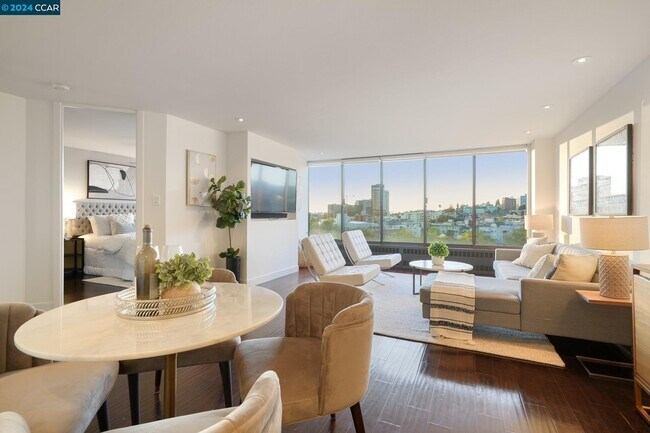 Photo - 565 Bellevue Ave Unidad 704A