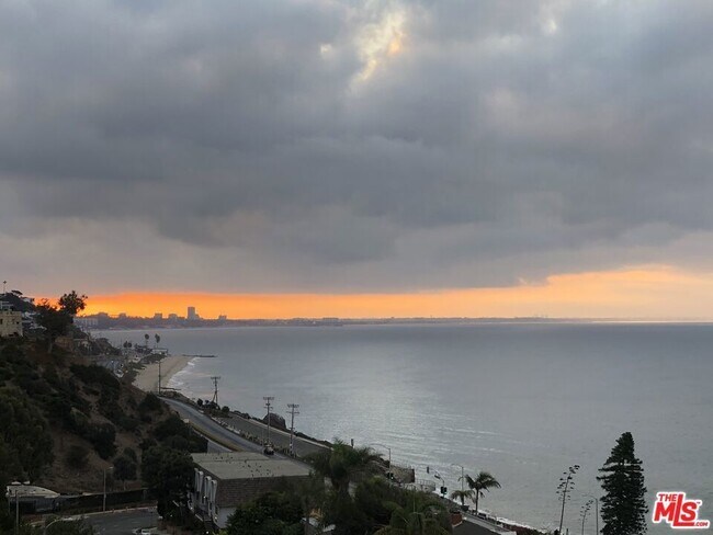 18101 Coastline Dr