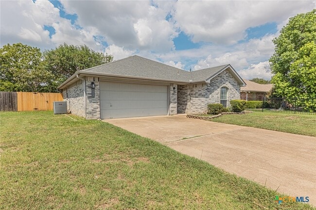 Building Photo - 4409 Bowles Dr