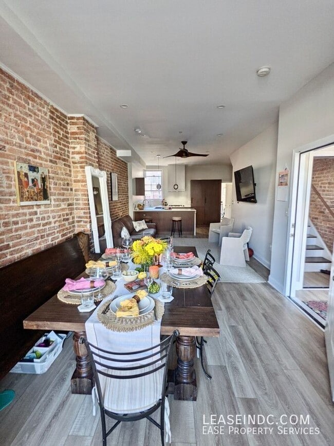 Photo - 1626 Monroe St NW Unidad #1