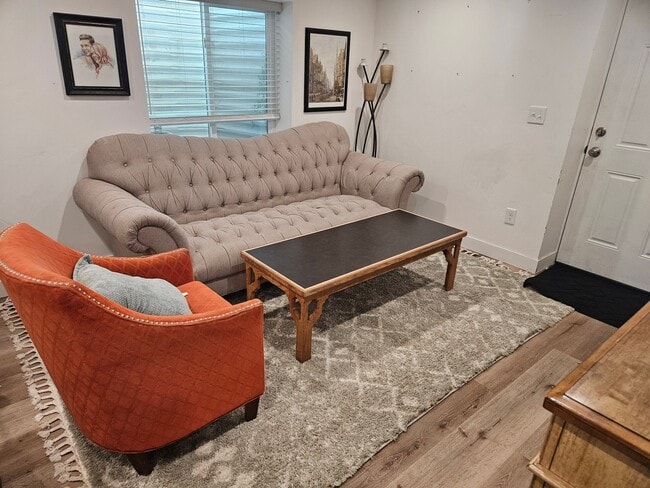 Photo - 913 N 260 W