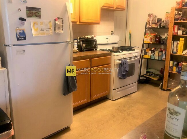 Building Photo - 224 Summer St Unit 3R Rental