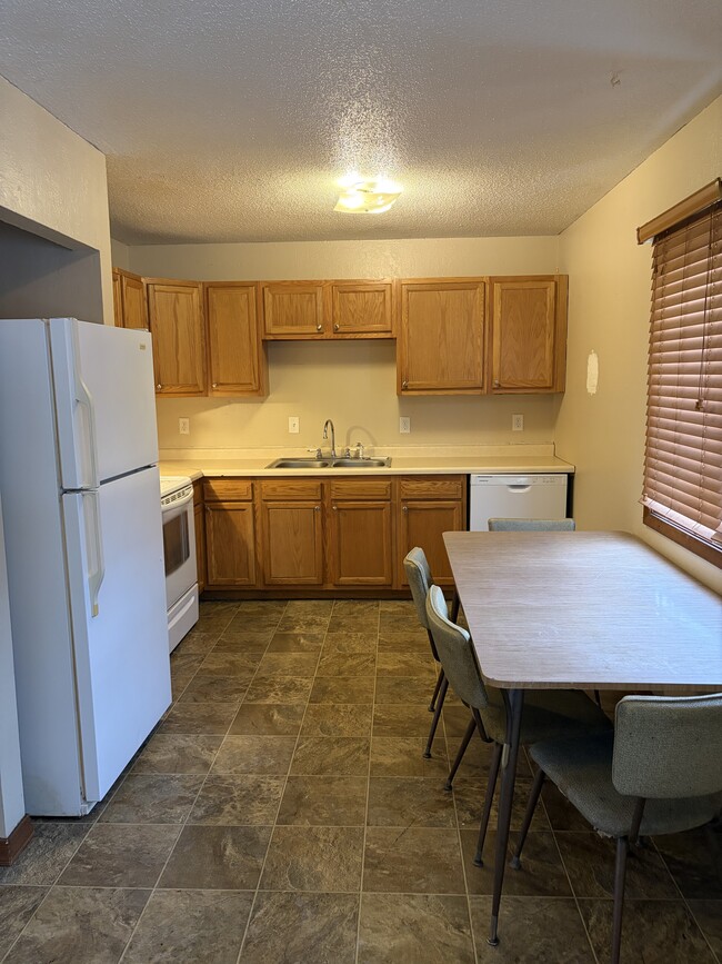 Building Photo - 1107 7th St N