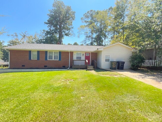 Building Photo - 1421 Wapoo Dr