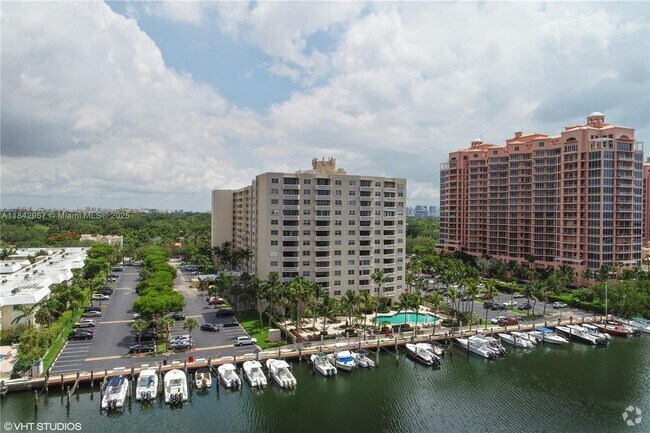 Building Photo - 90 Edgewater Dr Unit 514 Rental