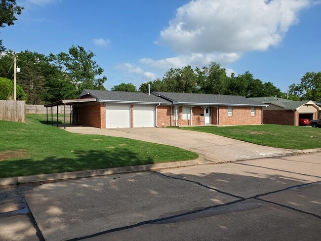 Photo - 2819 N Lincoln St