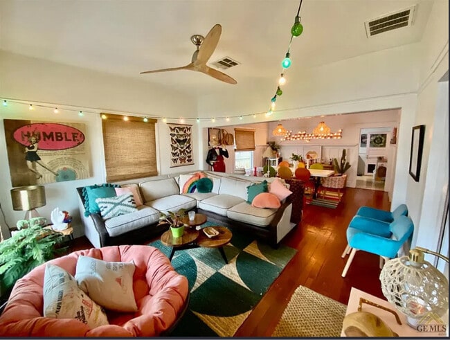 Photo - 1725 Maple Ave