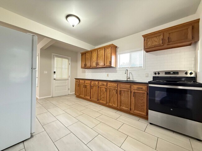 Photo - 154 Sylvester St Unit 2