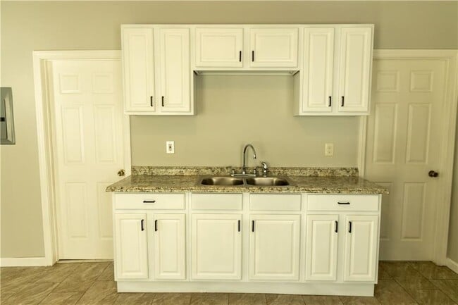 Photo - 287 Manton Ave