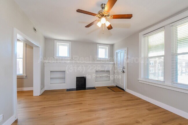 Photo - 4370 Swan Ave