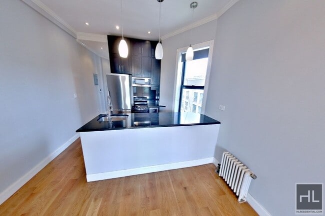 Building Photo - AVE. B Unit A Rental
