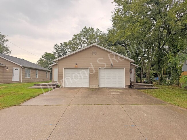 Photo - 3 Bedroom Duplex Available!