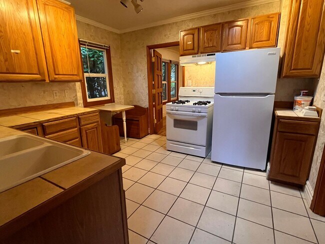 Photo - Cozy 2 Bedroom Home Nestled Between Greenlake and the Woodland Park Zoo