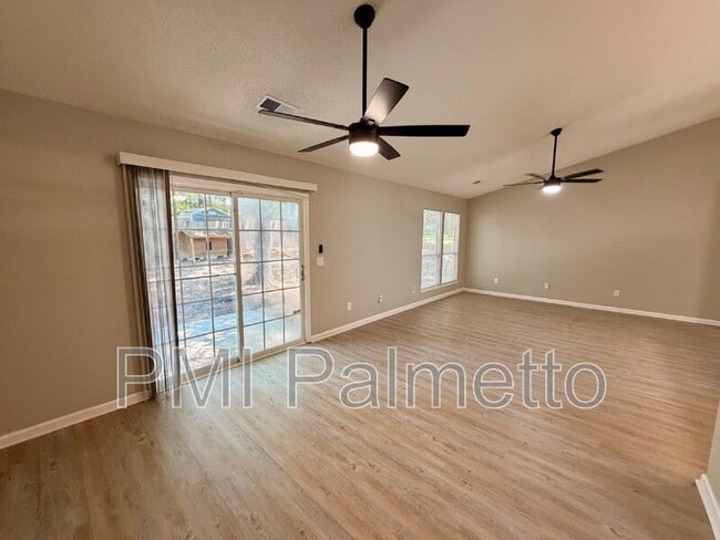 Photo - 22 Sweet Thorne Cir