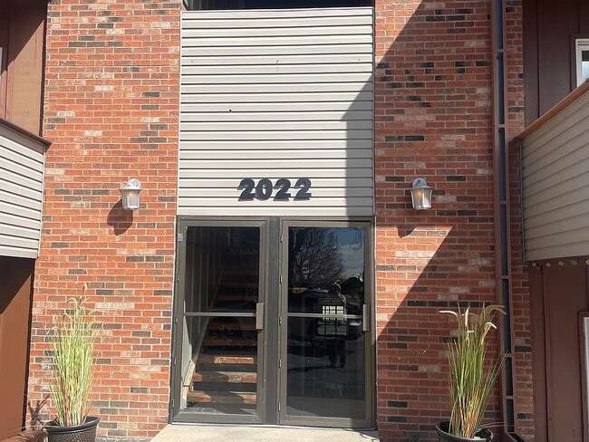 Building Photo - West Lake West Unit 312