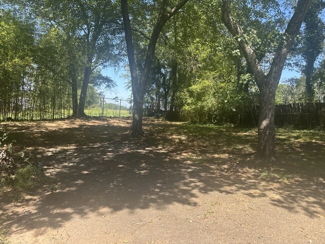 Photo - 5411 Old Griffin Rd