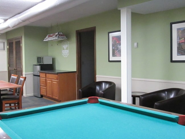 Club Room - Senior 55+ - Hart Lake Apartments