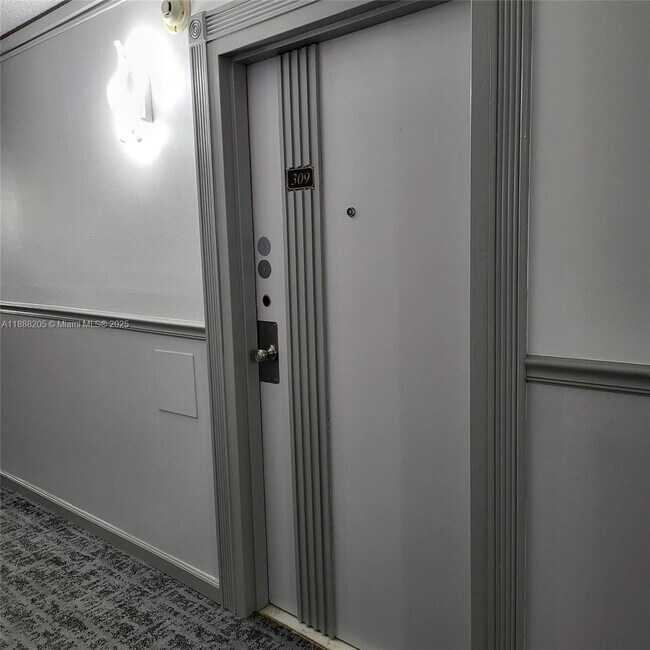 Photo - 16919 N Bay Rd Unit 309