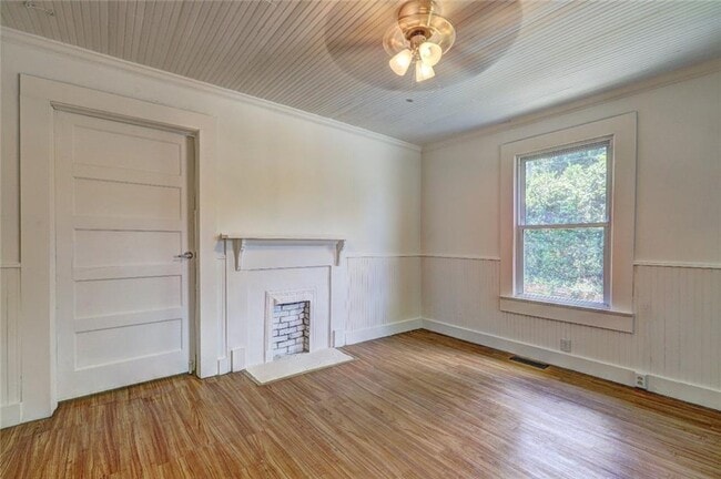 Photo - 294 Madison St