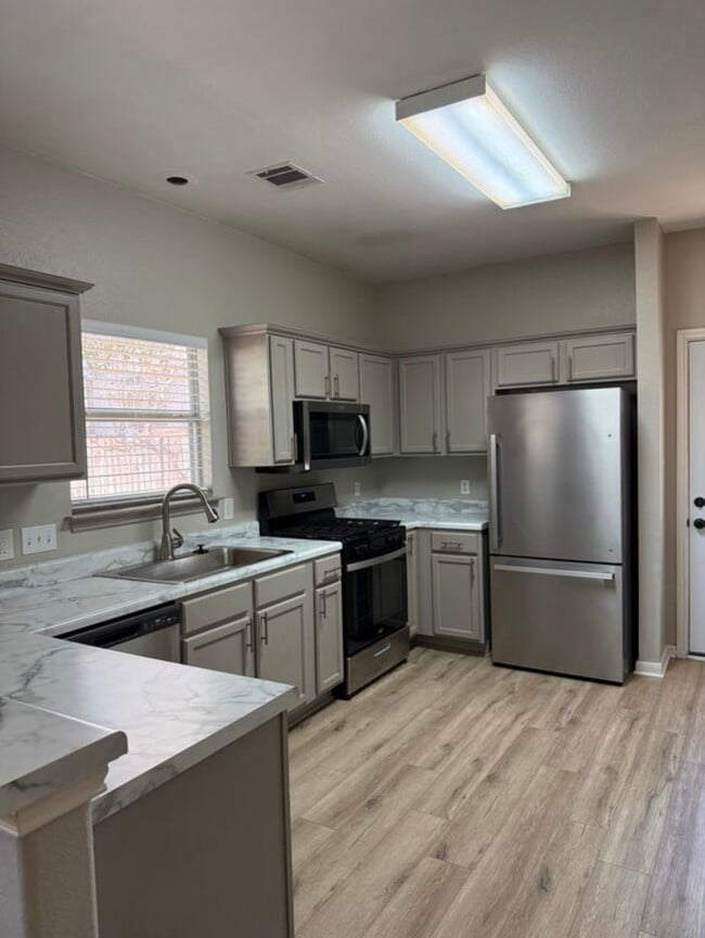 Photo - 2827 Southampton Way Unit Apt A
