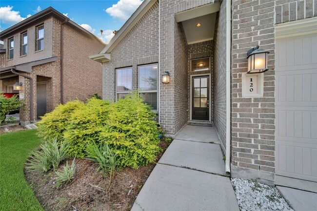 Photo - 120 Buckeye Dr