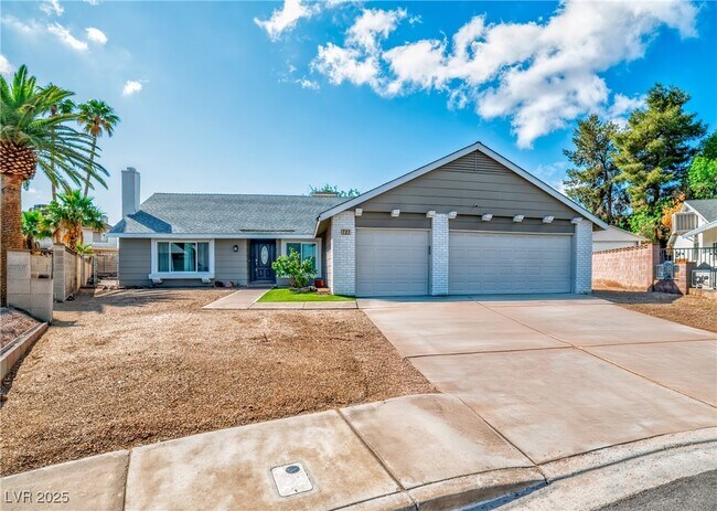 Photo - 727 Barrie Ct House