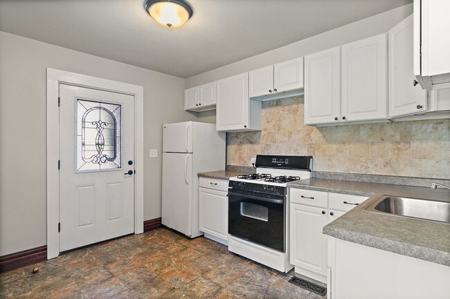 Photo - 102 Minnie St