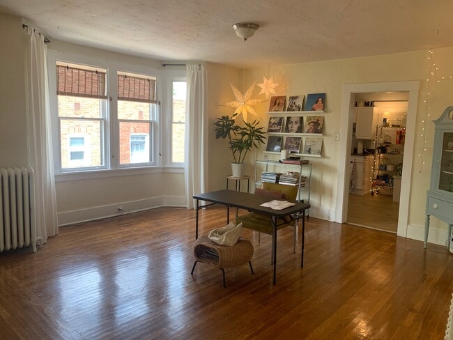 Photo - 5535 Wellesley Ave Unidad 2