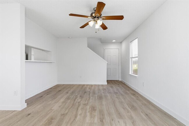 Photo - 1605 Future Dr