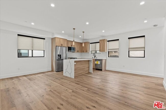 Building Photo - 1161 Browning Blvd Rental