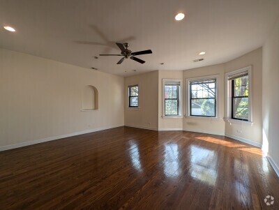 Building Photo - 1821 W Leland Ave Unit 1 Rental
