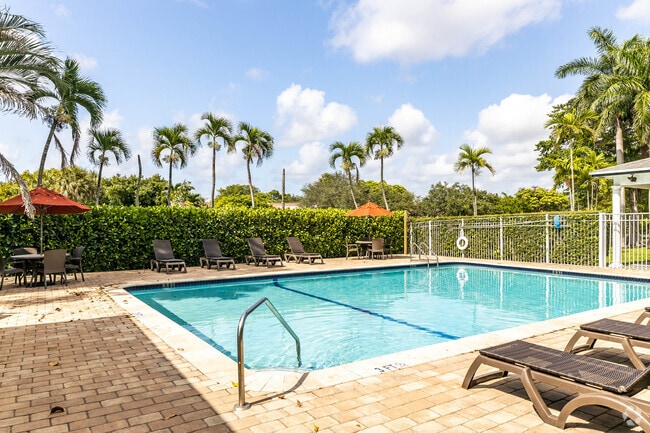 Pool - Sunrise Lake Views Apartments