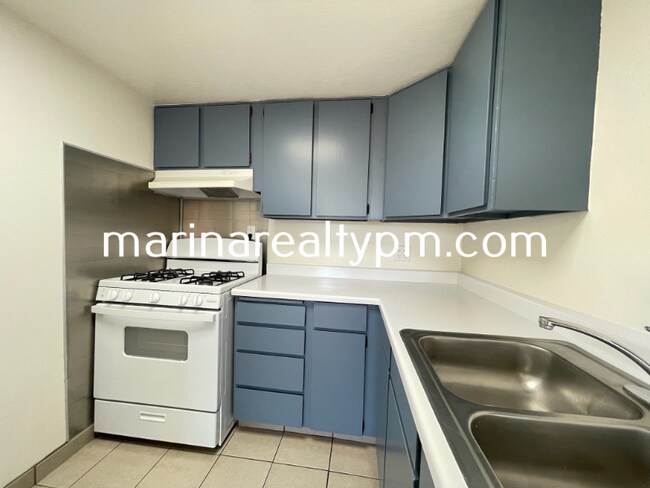 Photo - 240 Holly St Unit 11