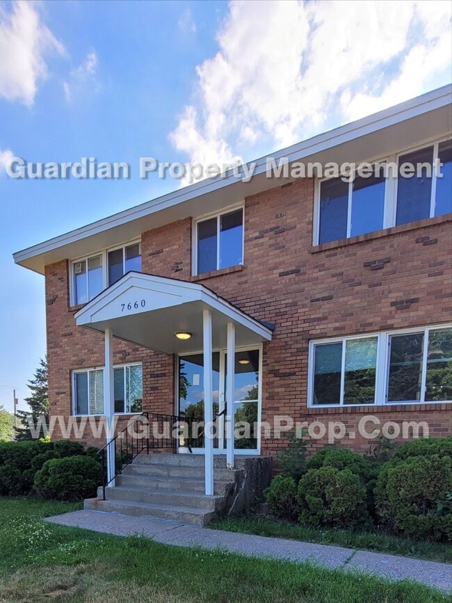 Building Photo - 7660 Edgewood Dr Unit #2