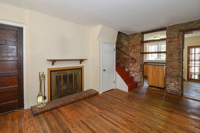 Photo - Gorgeous 3-Bedroom Townhouse in Washington Square West! Available mid-July!