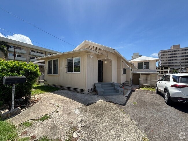 Building Photo - 1717 Kewalo St Unit 3 Bedroom Rental