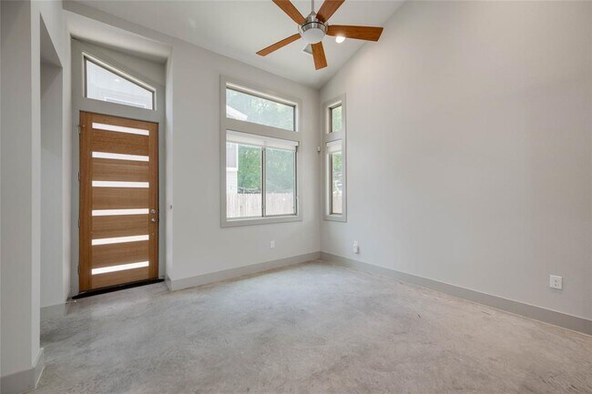 Photo - 2612 Willow St Unit B