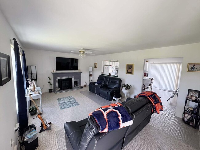 2371 Yardarm Dr