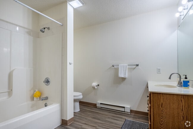 4BR, 2BA - 1,200SF - Bathroom - Pioneer Court Apartments