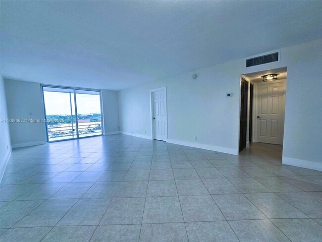 Building Photo - 1830 Dixieana St Unit 602 Rental